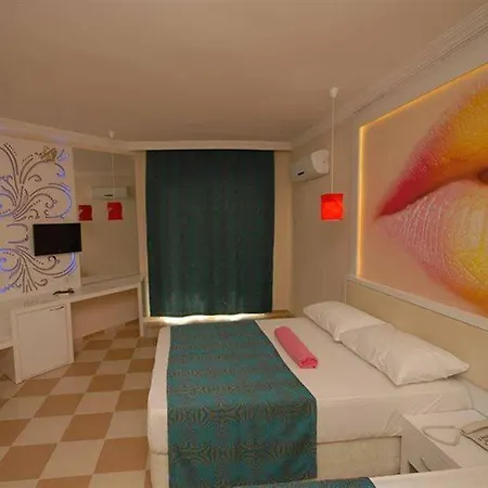 ホテル Infinity Alanya 4*